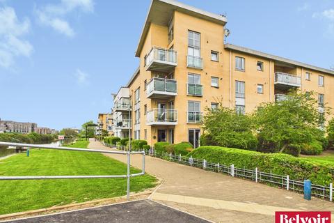 2 bedroom flat for sale, Hill Road South, Chelmsford, Essex CM2