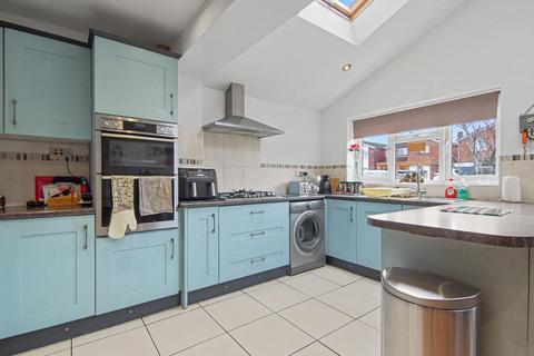 4 bedroom detached house for sale, Ferndale Close, Nuneaton, CV11
