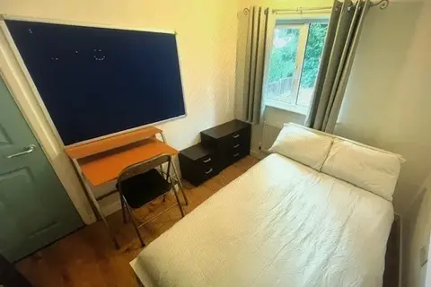 3 bedroom house to rent, Manton Crescent, Nottingham, NG9