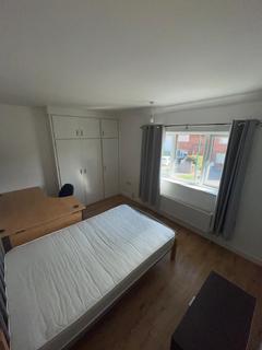 3 bedroom house to rent, Manton Crescent, Nottingham, NG9