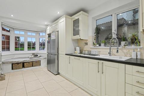 4 bedroom detached house for sale, Kemps Green Road, Balsall Common, CV7