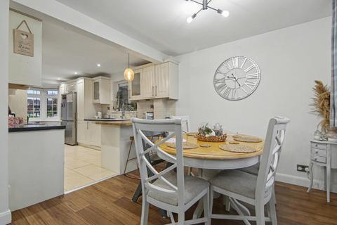 4 bedroom detached house for sale, Kemps Green Road, Balsall Common, CV7