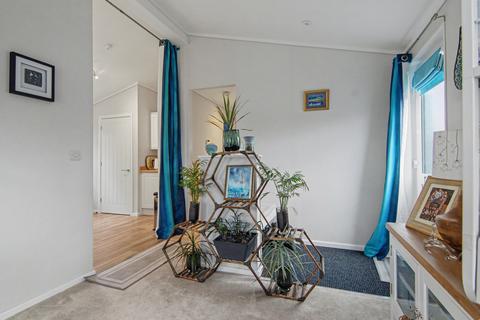 2 bedroom mobile home for sale, Mill Farm Park, Bulkington, CV12