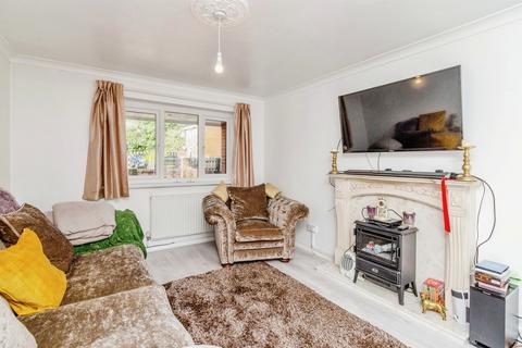 3 bedroom terraced house for sale, College Close, Wednesbury