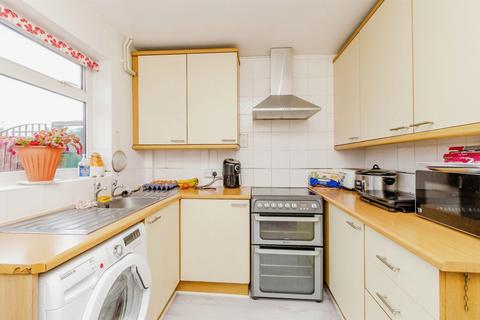3 bedroom terraced house for sale, College Close, Wednesbury