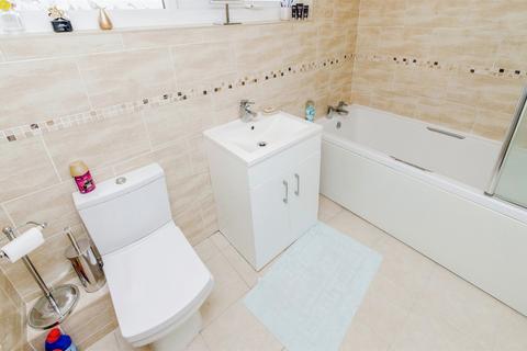 3 bedroom terraced house for sale, College Close, Wednesbury