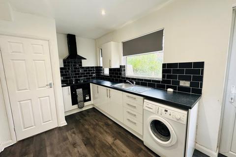 2 bedroom semi-detached house to rent, Longford Crescent, Nottingham, NG6