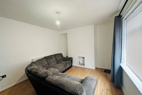 2 bedroom semi-detached house to rent, Longford Crescent, Nottingham, NG6