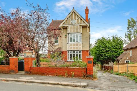 undefined, Woodlands Road, Redhill