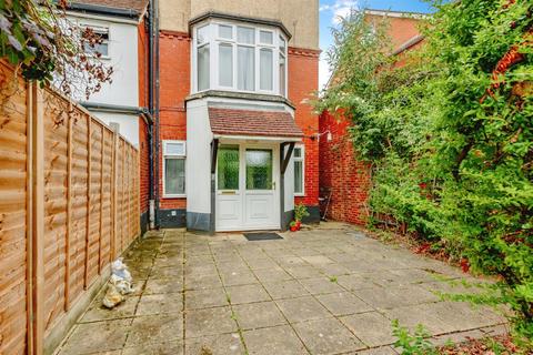 undefined, Woodlands Road, Redhill