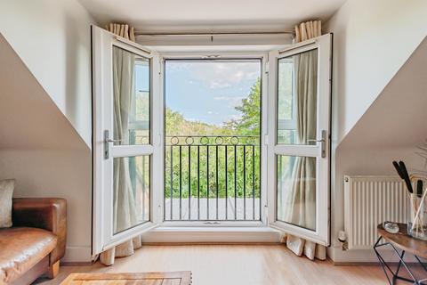 2 bedroom penthouse for sale, Brook Road, Redhill