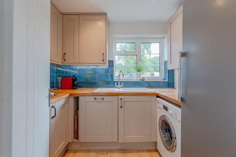 4 bedroom detached house for sale, Dunlin Close, Redhill