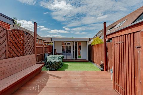 3 bedroom terraced house for sale, Priddy Place, Redhill