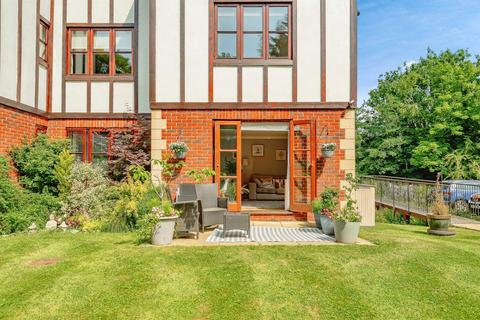 undefined, Wonham Place, Godstone