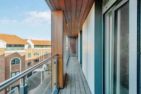 2 bedroom apartment for sale, Queensway, Redhill