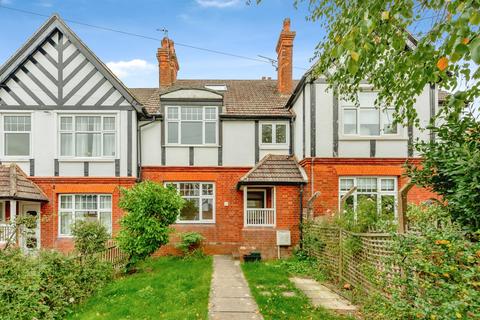Dunraven Avenue, Redhill