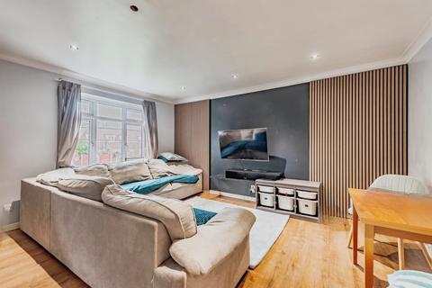 2 bedroom maisonette for sale, Brighton Road, Hooley, Coulsdon