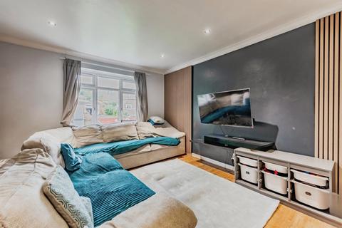 2 bedroom maisonette for sale, Brighton Road, Hooley, Coulsdon