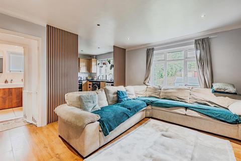 2 bedroom maisonette for sale, Brighton Road, Hooley, Coulsdon
