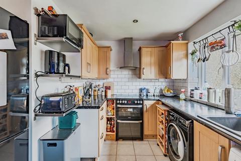 2 bedroom maisonette for sale, Brighton Road, Hooley, Coulsdon