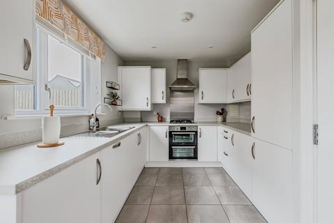 3 bedroom end of terrace house for sale, Hythe Terrace, Merstham, Redhill