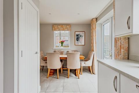 3 bedroom end of terrace house for sale, Hythe Terrace, Merstham, Redhill