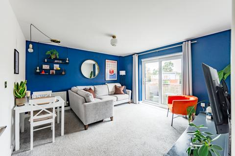 2 bedroom apartment for sale, Foxboro Road, Redhill