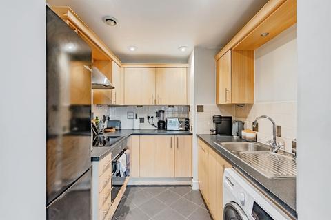 2 bedroom apartment for sale, Foxboro Road, Redhill