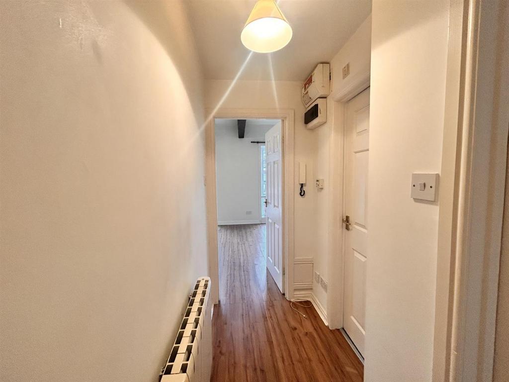 Hallway.jpg