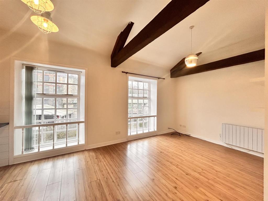 Living Room 2.jpg