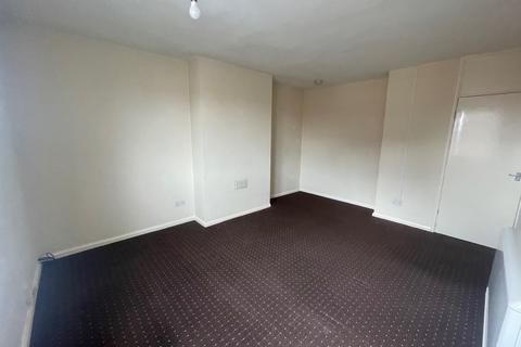 2 bedroom flat to rent, Oakash Court, NOTTINGHAM, NG16