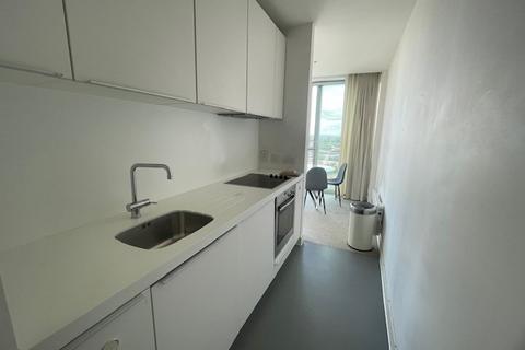 Studio to rent, The Rotunda, Birmingham, B2
