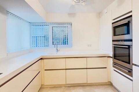 3 bedroom ground floor flat for sale, Boscombe Overcliff Drive, Bournemouth