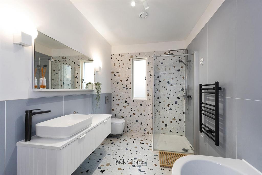 1 A Croft Close, TN10 4 LA 005.jpg