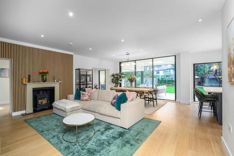4 bedroom detached house for sale, Garrick Close, Walton-on-Thames, KT12