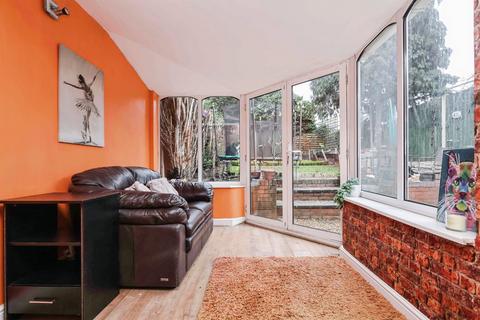 3 bedroom semi-detached house for sale, Wolverhampton Road, Kingswinford