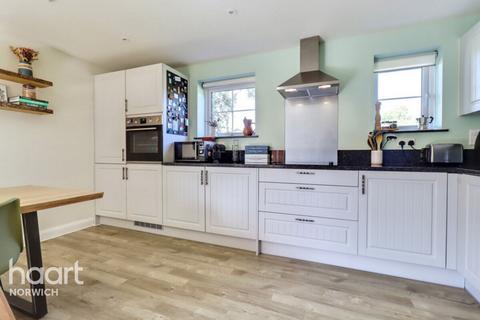 4 bedroom detached house for sale, Woolhouse Way, Norwich