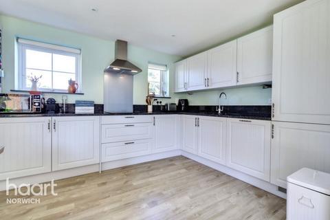 4 bedroom detached house for sale, Woolhouse Way, Norwich