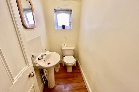 6 bedroom terraced house to rent, Tachbrook Road, Leamington Spa, CV31