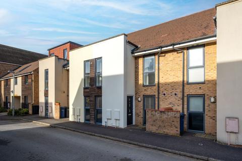 Terraced house - Burlton Road, Cambridge, CB3