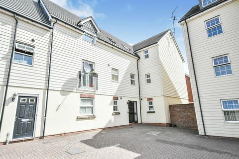 Mazurek Way, Swindon