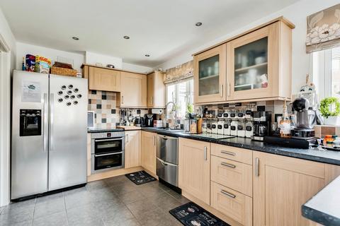 undefined, Piernik Close, Swindon