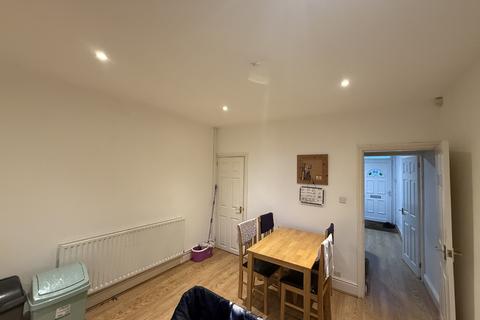 3 bedroom terraced house to rent, Trollope Street, Lincoln, LN5