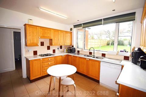 5 bedroom detached house for sale, Crespigny Road, London