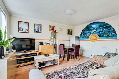 2 bedroom terraced house for sale, Windflower Road, Swindon
