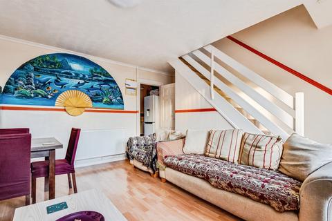 2 bedroom terraced house for sale, Windflower Road, Swindon