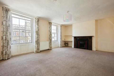 2 bedroom flat for sale, High Street, Shaftesbury
