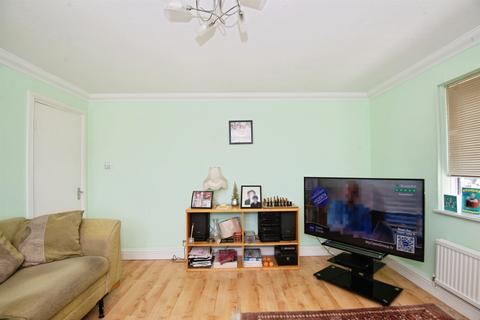 1 bedroom flat for sale, New Road, Datchet, SLOUGH