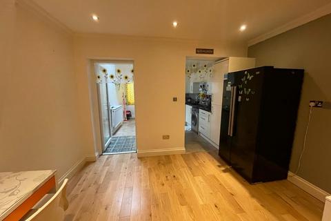 3 bedroom house to rent, Otway Street, Chatham, ME4