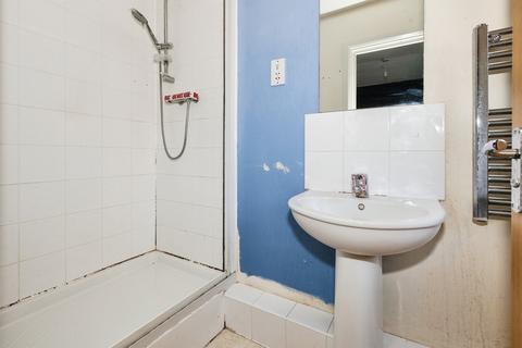 2 bedroom ground floor flat for sale, Montague Close, Farnham Royal, Slough
